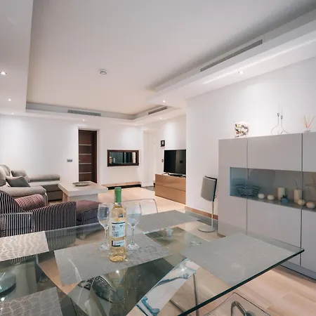 Luxury 2 Bedrooms, Private Heated Pool - Ehhouse Apartman