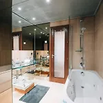 Apartmán Luxury 2 Bedrooms, Private Heated Pool - Ehhouse *
