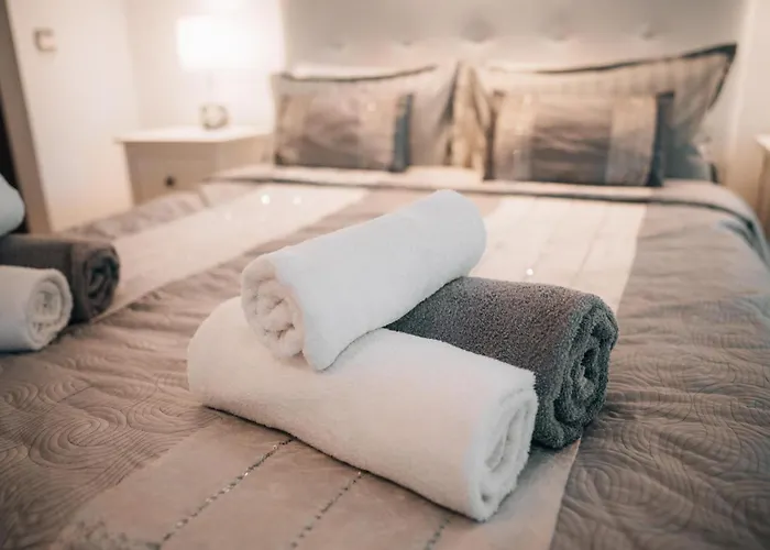 Апартаменты Luxury 2 Bedrooms, Private Heated Pool - Ehhouse