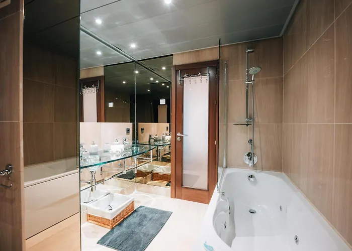 Апартаменты Luxury 2 Bedrooms, Private Heated Pool - Ehhouse *