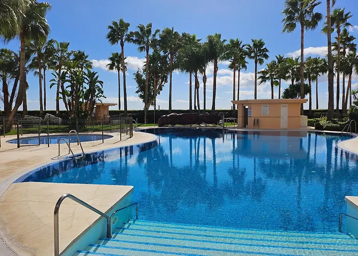 Апартаменты Luxury 2 Bedrooms, Private Heated Pool - Ehhouse *