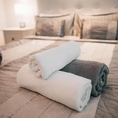 Appartement Luxury 2 Bedrooms, Private Heated Pool - Ehhouse